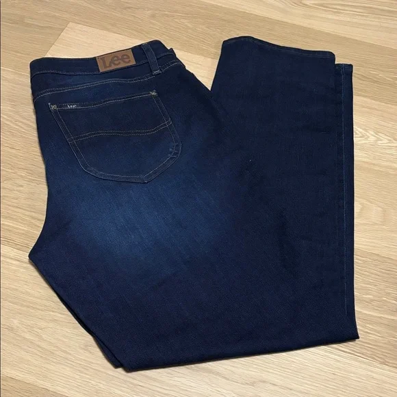 LEE (18) Legendary Mid Rise Straight Leg Jeans Dark Blue Stretch - Size 18 - Picture 13 of 15